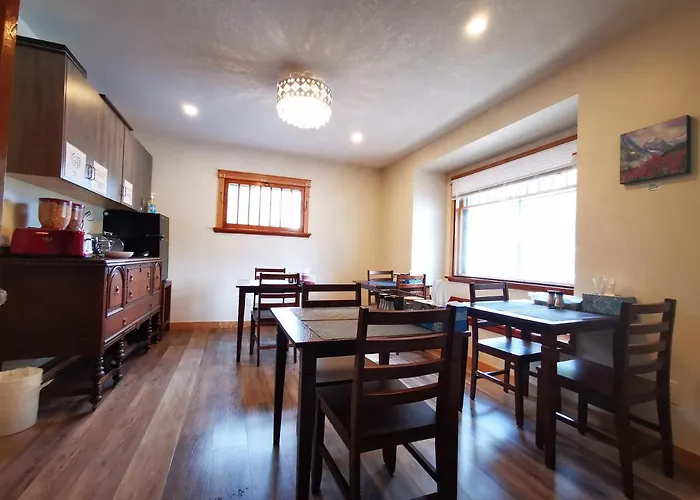 Riverfront Estate Bed&Breakfast Banff